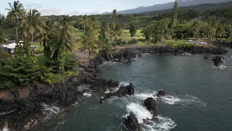 Coast-line-of-Maui-island