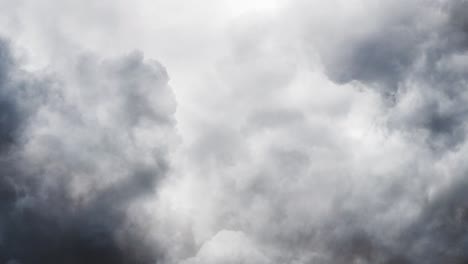 4K-Sicht-Auf-Dramatische-Gewitterwolken