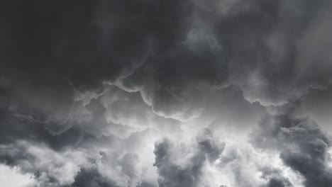 Gruesas-Nubes-Cumulonimbus-Y-Tormenta-En-El-Cielo-Oscuro