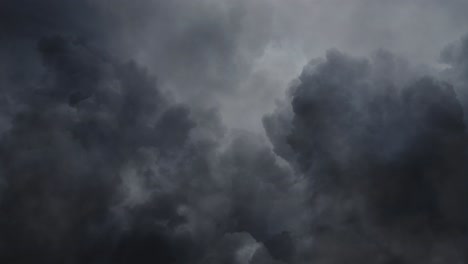 Dunkle-Wolken-Und-Blitzschlag-In-Einem-Gewitter