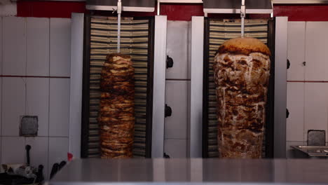 Doner-kebab-meat-spinning-on-rotisserie-Greek-restaurant