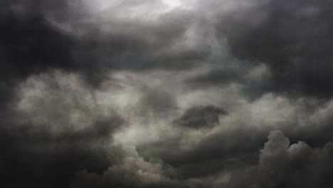 4k-Dunkle-Wolken-Stürmisch-Und-Himmelshintergrund