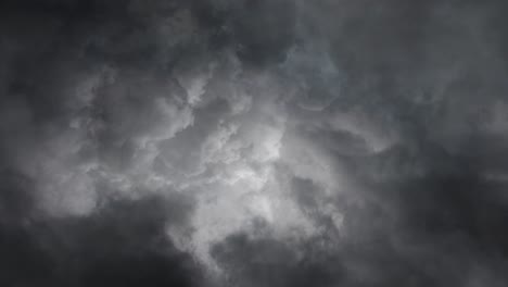 Lapso-De-Tiempo-De-Tormenta-De-Nubes-Y-Relámpagos