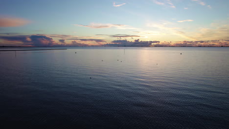 Aufschlussreiche-Aufnahme-Des-Sonnenuntergangs-An-Der-Nordsee