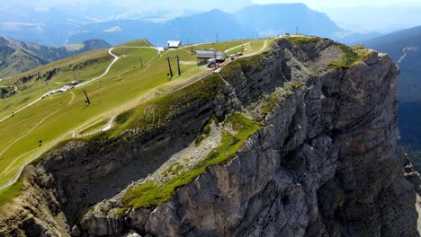 Luftaufnahmen-Mit-Drohne-Des-Seceda-gebirges-Unesco-welterbe-In-Den-Dolomiten,-Italien
