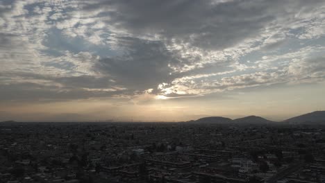 Skyline-Absteigender-Schuss-über-Mexiko-Stadt