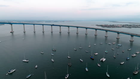 Coronado-Brücke-Zwischen-Der-Innenstadt-Von-San-Diego-Und-Der-Insel-Coronado-über-Der-Bucht-Von-San-Diego