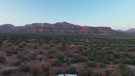 Motorhome-Isolated-In-The-Wilderness-Near-Sedona-Red-Rocks-In-Arizona