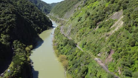 Ascendiendo-Por-La-Carretera-Abandonada-Del-Desfiladero-De-Manawatu,-Nueva-Zelanda