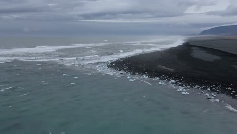 Playa-De-Diamantes-En-Islandia.-Vista-Panorámica-De-Drones-Aéreos
