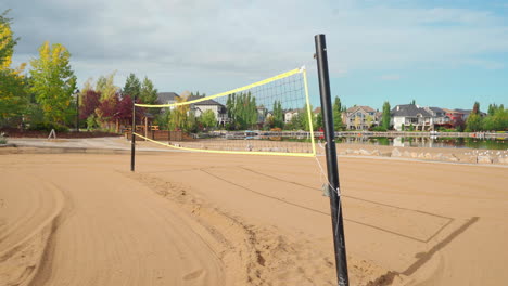 Volleyball-net-on-the-beach-midday-in-nice-neighbourhood