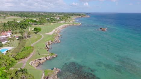 Campo-De-Golf-Frente-A-La-Bahía-En-La-República-Dominicana