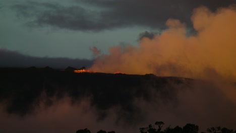 Mauna-Loa-erupting-on-Hawaii-Island-on-November,-28th-2022
