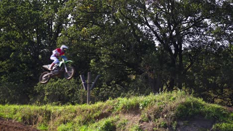 Dirt-Bike-in-the-air-,-mid-jump