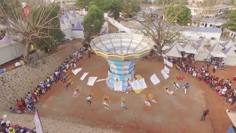 Drohnenansicht-Der-Fahrgeschäfte-In-Der-Stadt-Yaounde-Fair