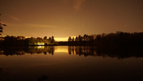 Night-Time-Lapse-of-Stars-and-Beautiful-Lake-Reflection