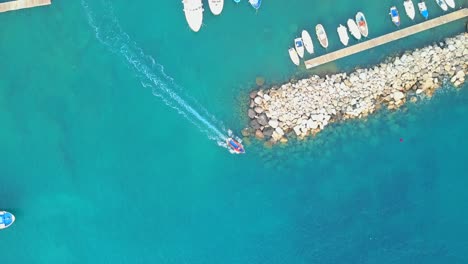 Blaues-Ruhiges-Meer-Von-Einer-Drohne