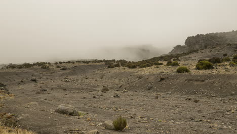 Zeitraffer-Des-Sich-Zurückziehenden-Nebels-Auf-Dem-Kilimandscharo