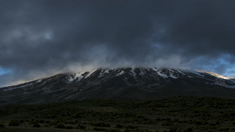 Lapso-De-Tiempo-De-Revelar-El-Pico-Del-Monte-Kilimanjaro