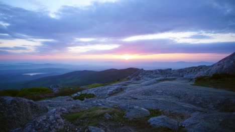 Time-Lapse-of-Sunrise-Over-Mount-Monadnock
