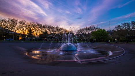 Sunset-Timelapse-of-Fountain---Filmed-at-International-Fountain-in-Seattle,-WA