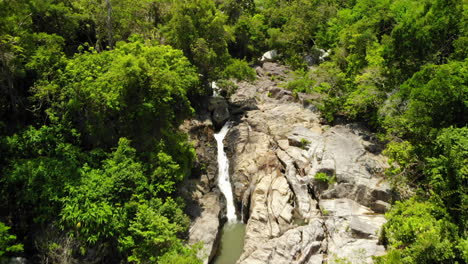 Waterfall-and-rocks-in-Koh-Phangan
