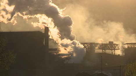 Stahlfabrik-Die-Luft-Verschmutzen-Und-Zur-Globalen-Erwärmung-Beitragen