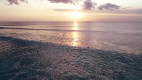 Luftsurfen-In-Bester-Qualität-Am-Strand-In-Bali,-Die-Meisten-Downloads-In-4k