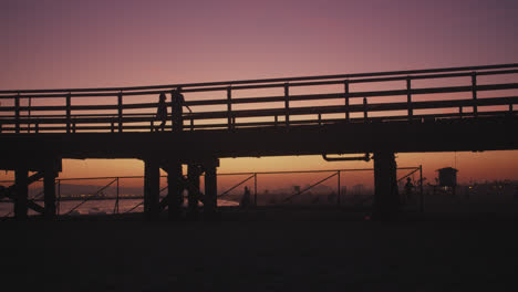 Sonnenuntergang-In-Zeitlupe-Am-Seal-Beach-Pier