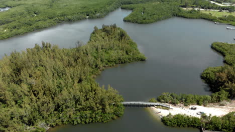 Aerial-shot-of-kayakers-on-the-Indian-River-Lagoon