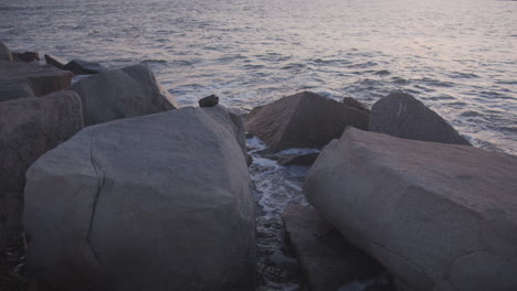 Slow-motion-tide-between-the-rocks
