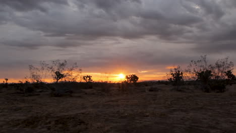 Zeitraffer-Eines-Sonnenaufgangs-In-Der-Wüste