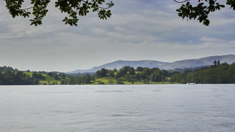 Time-lapse-of-the-popular-tourist-desination-of-Windermere-Lake-in-the-English-Lake-District