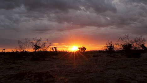 Sonnenaufgang-Sonnenuntergang-In-Der-Wüste