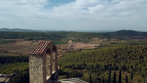 Luftbild-Der-Burgruine-Und-Der-Kirche-Von-Vilademager-In-Katalonien,-Spanien,-Europa