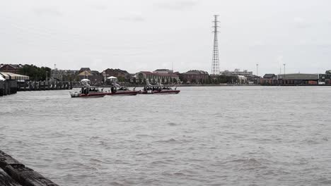 Kanonenboote-Der-Küstenwache-Bewachen-Den-Hafen-Von-New-Orleans,-Louisiana