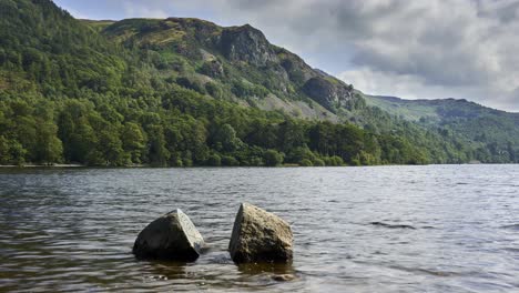 The-Centenary-Stones-time-lapse-in-Derwent-water-lake-in-the-English-Lake-District,-Cumbria