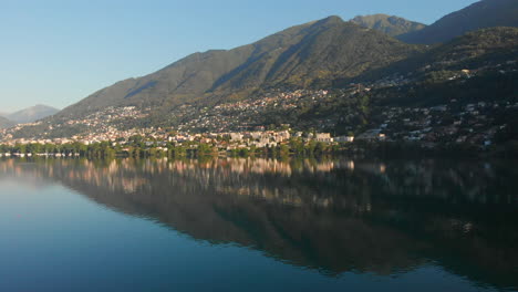 Weite-Aufnahme-Des-Seeufers-Von-Locarno-Am-Lago-Maggiore,-Schweiz
