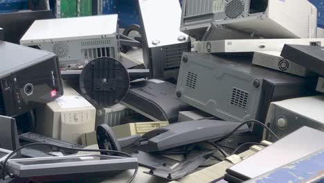 Reciclaje-De-Equipos-Electrónicos,-Ordenadores-Y-Residuos-Electro-desechos
