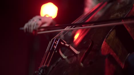 Playing-the-cello-im-dark-room