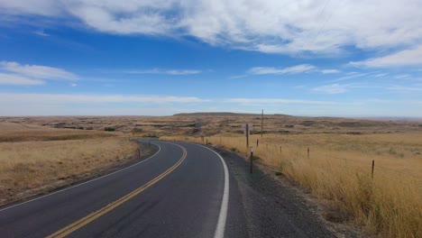 Vista-De-La-Carretera-Que-Atraviesa-Los-Scablands-En-El-Este-Del-Estado-De-Washington