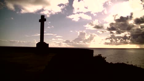 Peaceful-image-of-a-cross