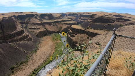 Panoramic-view-of-the-Scablands-and-the-Palouse-River-in-Eastern-Washington-State-near-Palouse-Falls-State-Park
