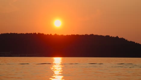 Red-sunset-on-the-lake-slow-motion