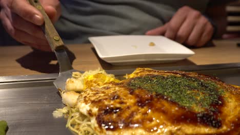 Okonomiyaki---Ein-Köstliches-Und-Berühmtes-Japanisches-Essen