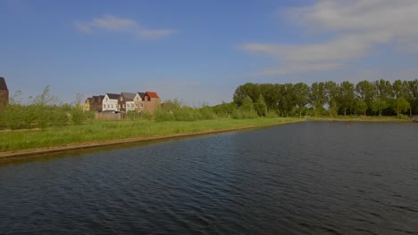 La-Zona-Residencial-De-Nueva-Construcción-Cerca-De-Goinge-Meer,-En-Los-Países-Bajos