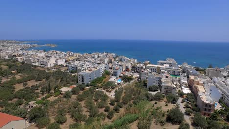 La-Ciudad-Turística-Hersonissos-En-Creta.-Toma-Aerea
