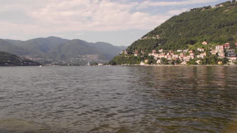 An-overview-of-the-calm-lake-Como-in-Northern-Italy