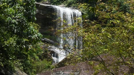 Hermosa-Cascada-De-Sri-Lanka-Llamada-Nalagana-Falls-En-La-Provincia-De-Sabaragamuwa