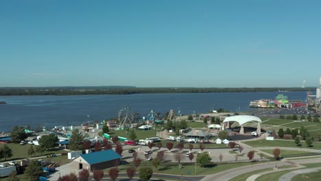 Alton,-Illinois-riverfront,-Mississippi-River,-and-Alton-Expo-carnival
